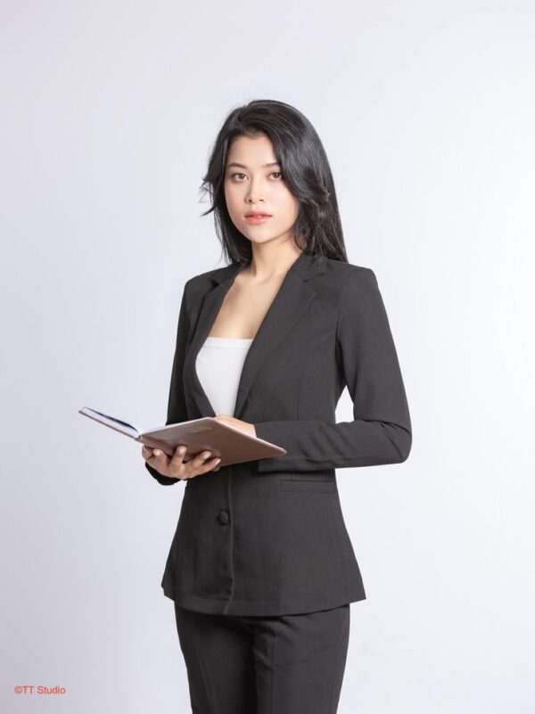 chị Trang